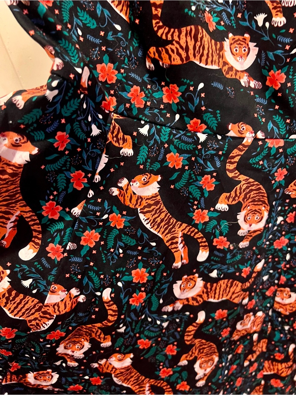 Eva Rose Women's Black Floral Tiger Print Dress - Medium - Picture 4 of 4